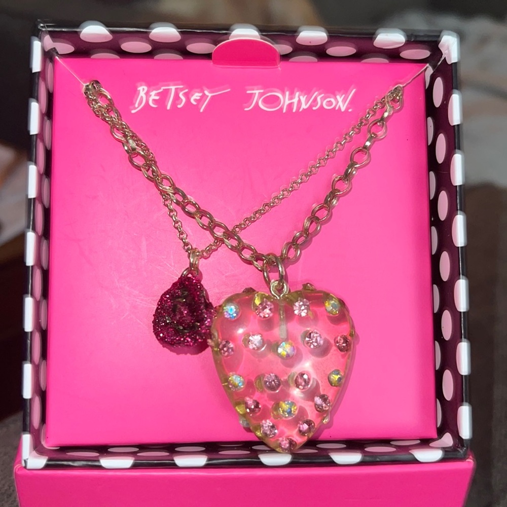 Betsey Johnson necklace NEW